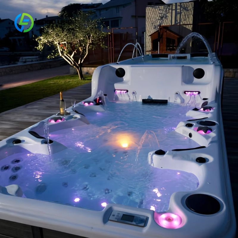 Piscina combinata idromassaggi - Spa Wellness Resorts recensione e prezzo